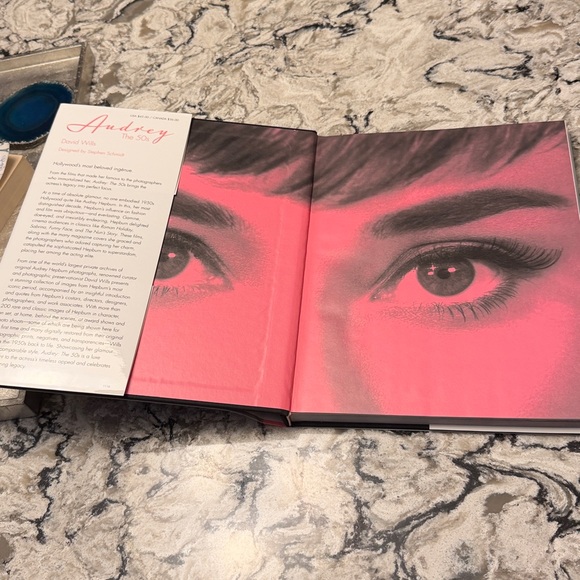 ⭐️Audrey Hepburn The 50’s Coffee Table Book - Picture 4 of 9